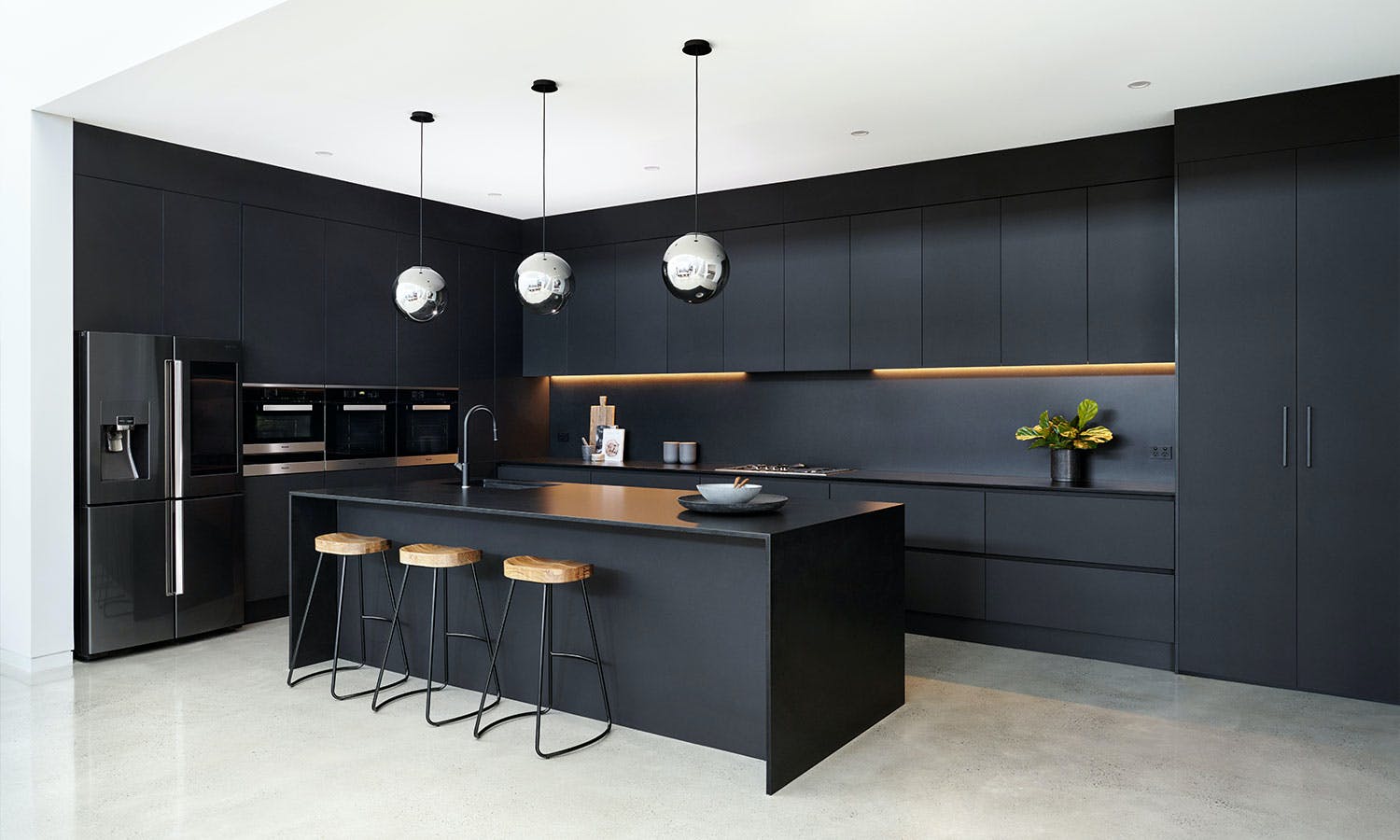 Negro Tebas Silestone | Vedek Revestimientos