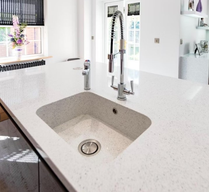 Blanco Stellar Silestone | Vedek Revestimientos