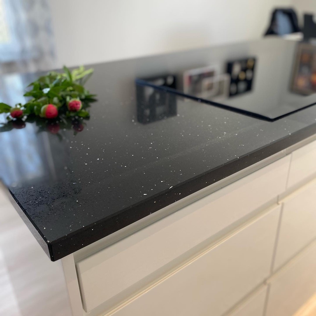 Negro Stellar Silestone | Vedek Revestimientos